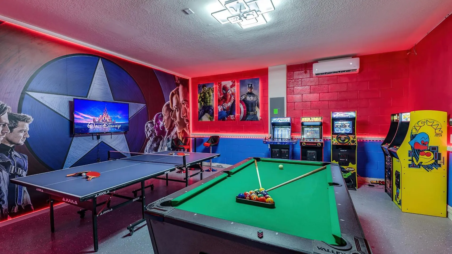 Summer Breeze - Arcade, Game Room, Free Pool Heat Davenport Holiday home